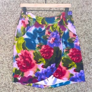 NWOT Bebe silk watercolor floral tulip skirt